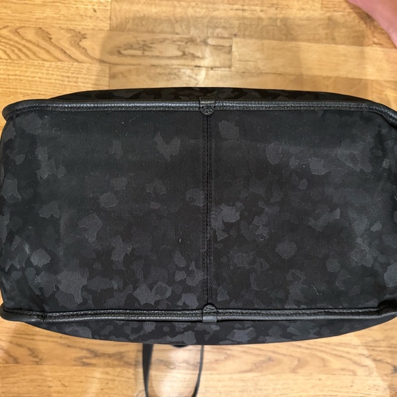 Lululemon Athletica Jacquard Camo Now and Always Large Tote in deep coal - Picture 8 of 12